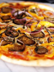 grilled-eggplant-pizza1 grilled-eggplant-pizza1