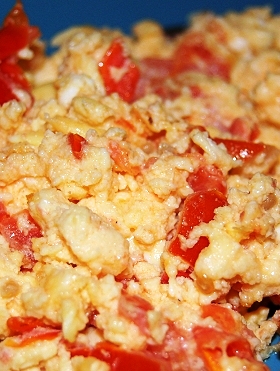 weekend-brunch-potatoes-scrambled-eggs-tomatoes1.jpg