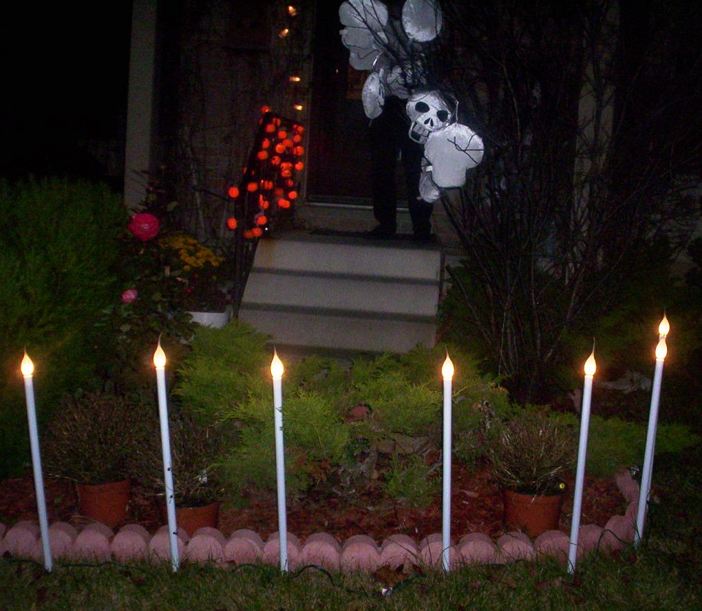 My Halloween Decorations on a Budget Mama Knows - My Halloween Decorations My Halloween Decorations on a Budget Mama Knows - My Halloween Decorations
