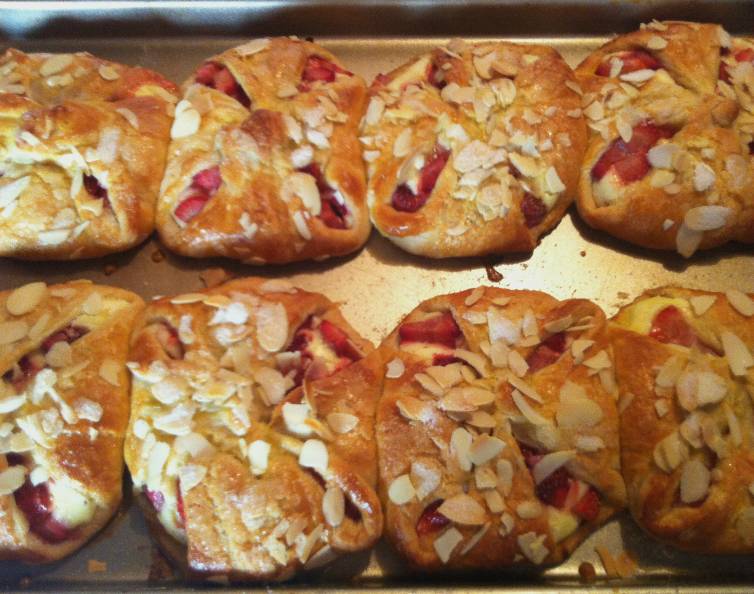 Cream Cheese and Strawberry Danishes.egg_ad474